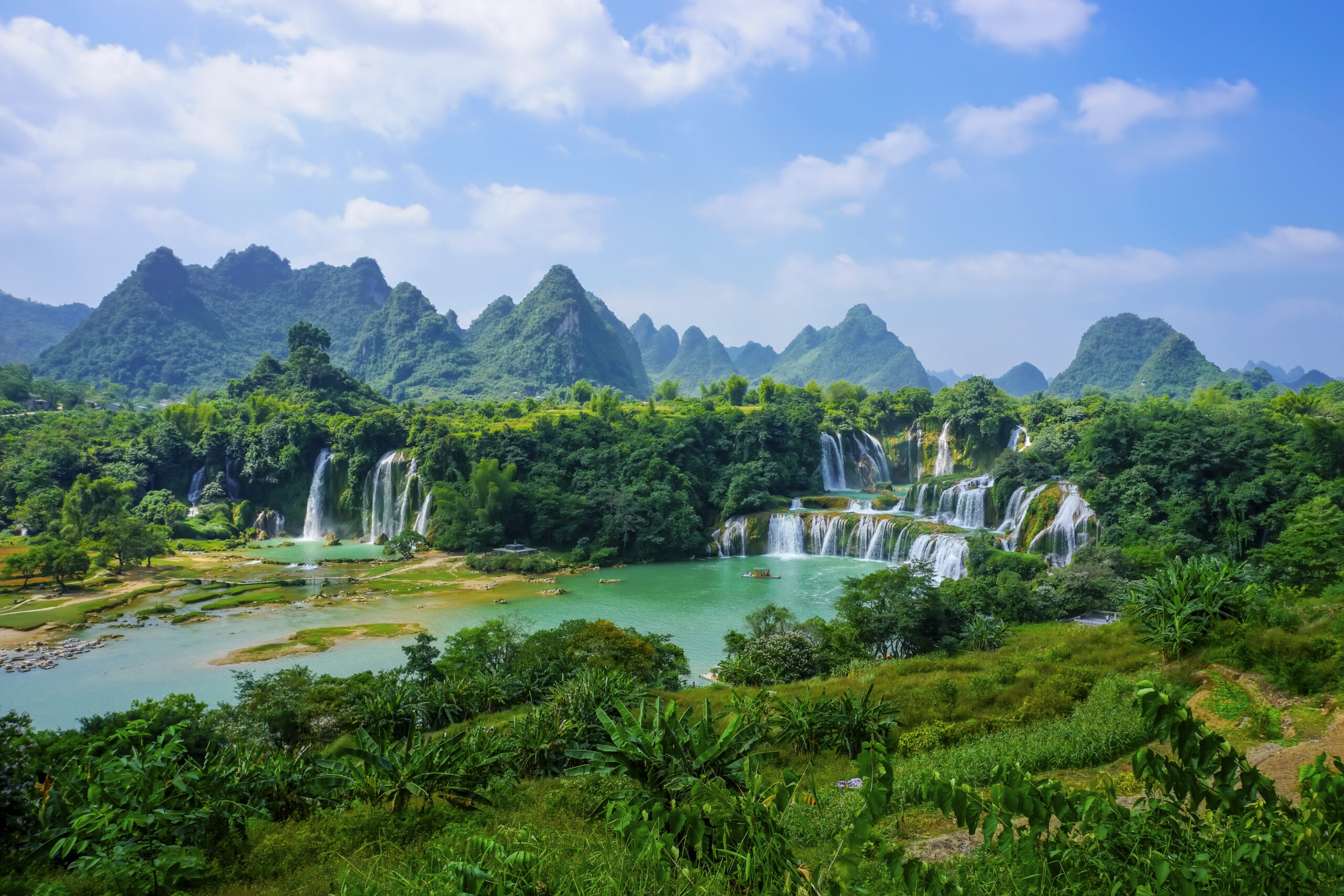 10 Best Places To Visit In Vietnam - Jumbo Realty