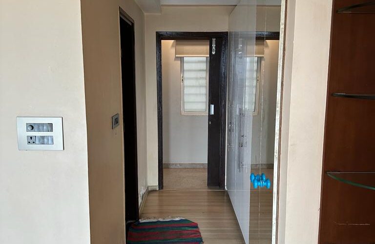 dlf-commanders-court-16